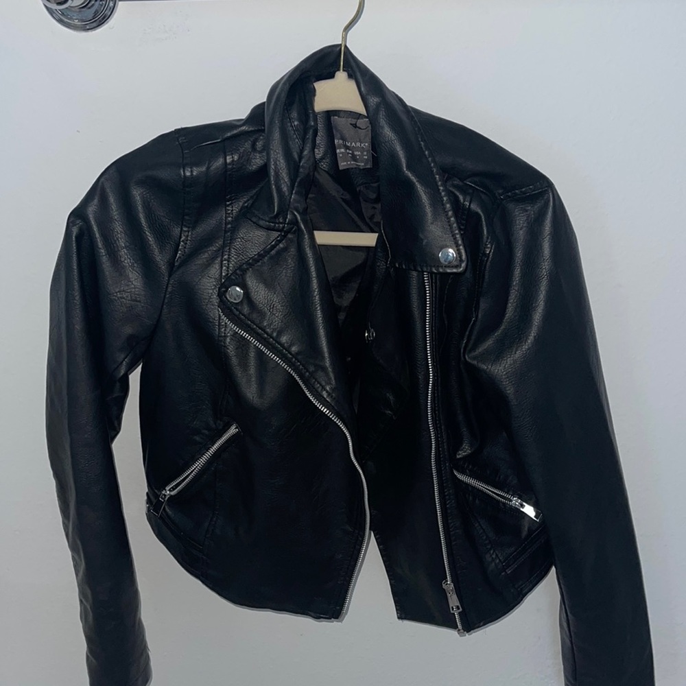 Black cropped jacket